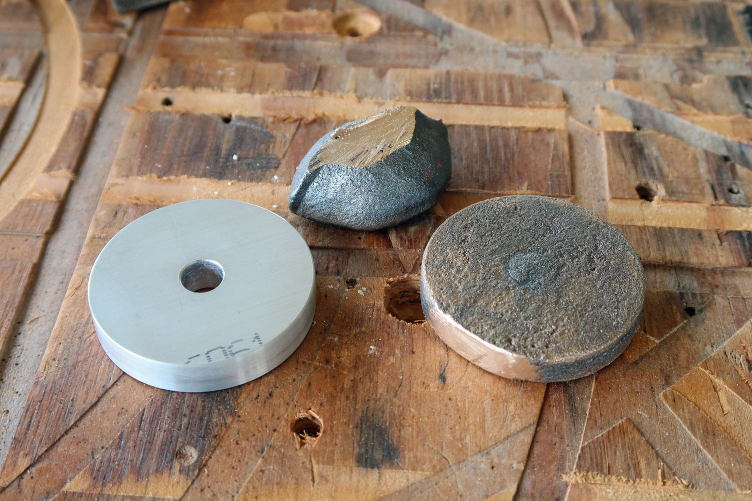 鋳造した青銅の加工